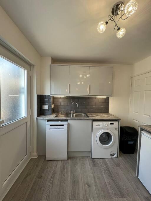 Welsh Getaway Home No 2 - 10 Mins To Bike Park Wales マーサー・ティドビル エクステリア 写真
